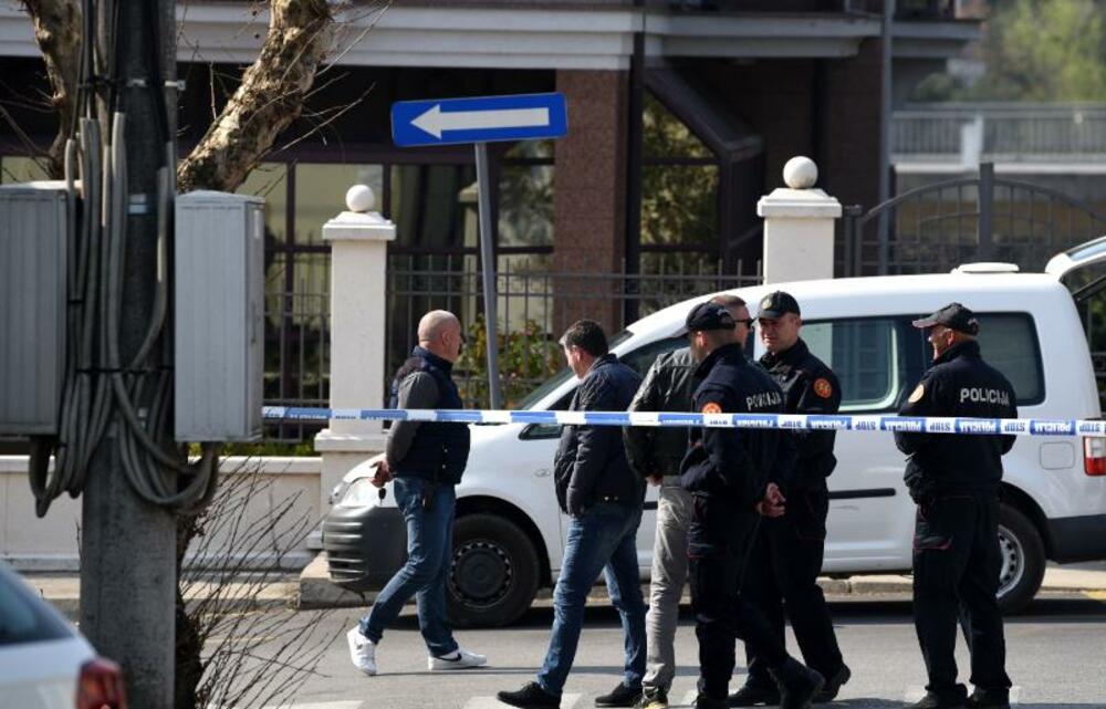 <p>Policajci su evakuisali šire lice mjesta, a na terenu je bio prisutan veliki broj pripadnika te bezbjednosne institucije</p>