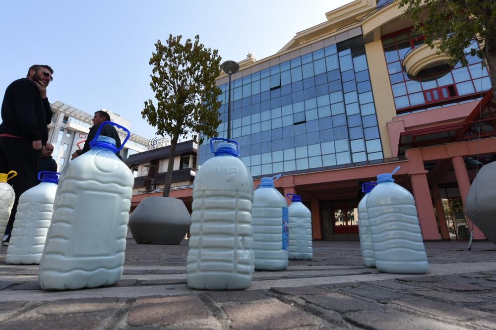 Sa jučerašnjeg protesta proizvođača mlijeka, Foto: Boris Pejović