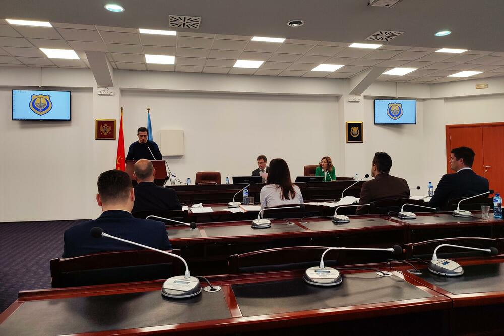 Sa sjednice Odbora povjerenika u Tivtu, Foto: Siniša Luković