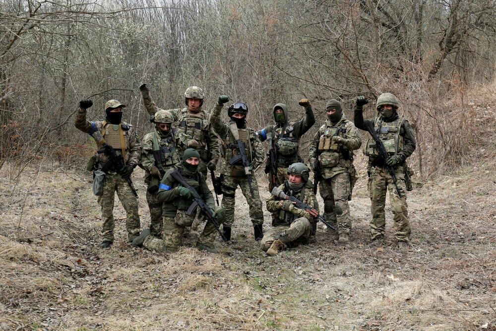 Pripadnici ukrajinskih snaga Teritorijalne odbrane na vježbi blizu Lavova 