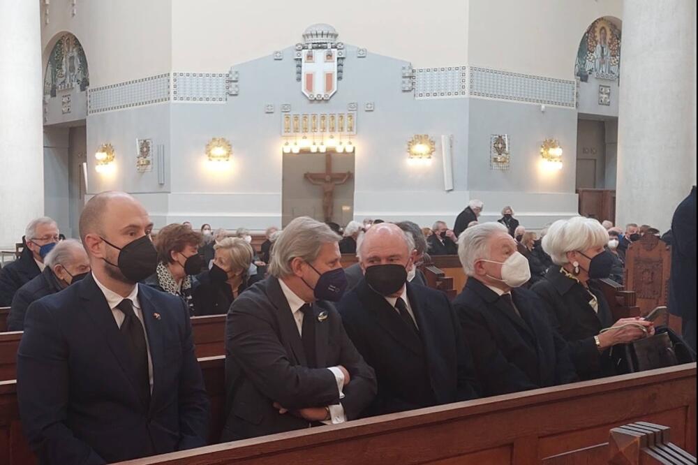 Radulović na sahrani Buseka, Foto: MVP