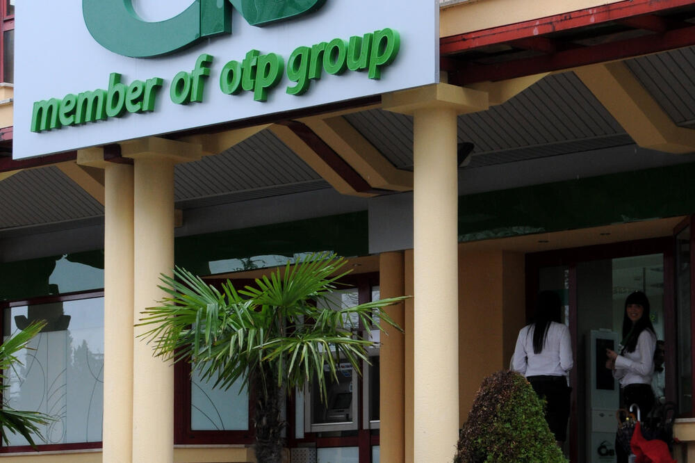 Iz CBCG nijesu precizirali kad će kontrola biti završena: CKB banka, Foto: Boris Pejovic