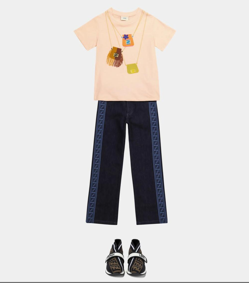 <p>Preko 30 svjetskih brendova na jednom mjestu</p>