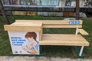 Budva dobila klupe za dojenje