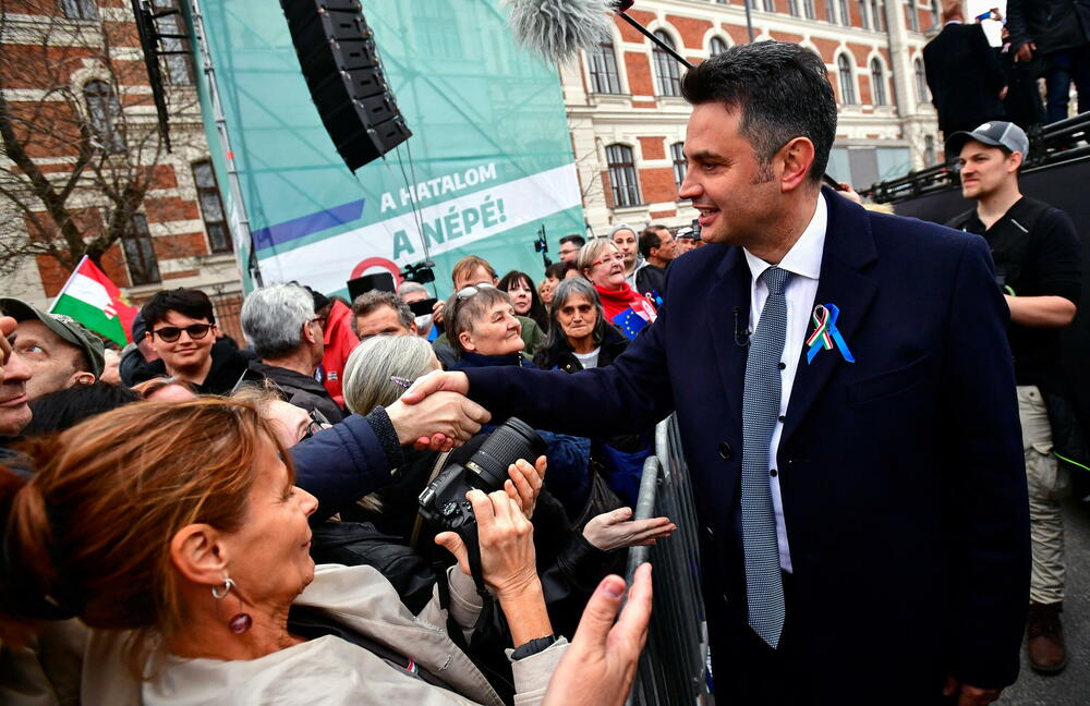 Peter Marki-Zaj sa pristalicama