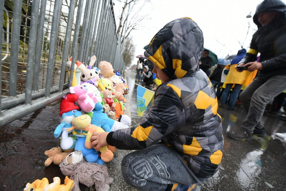 <p>"Treba da podsjećamo veću crnogorsku javnost o tome šta se dešava u Ukrajini, da skrećemo pažnju i zvaničnoj Crnoj Gori i Podgorici na sva dešavanja u Ukrajini, tj zločine koje čine Rusija", kazala je Fijalka</p>