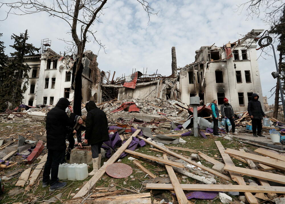 <p>Četrdeseti je dan ruske invazije na Ukrajinu. Bajden nazvao Putina raznim zločincem, rekao da će tražiti suđenje. Francuska se pridružila Njemačkoj i Litvaniji u protjerivanju ruskih diplomata, Moskva najavila recipročne mjere</p>