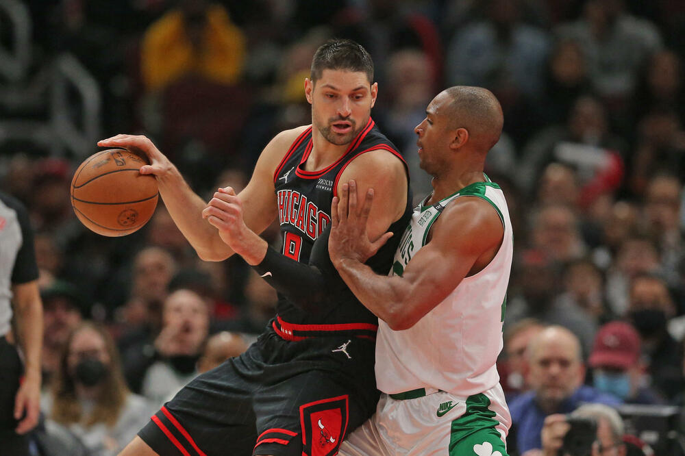 Vučević u duelu sa Horfordom, Foto: USA TODAY Sports