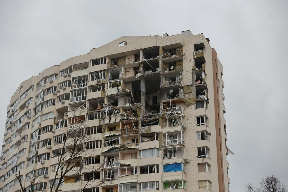 <p>Novinarka BBC Jogita Limaje navodi da su vidjeli stambene kvartove koji su bukvalno sravnjeni</p>