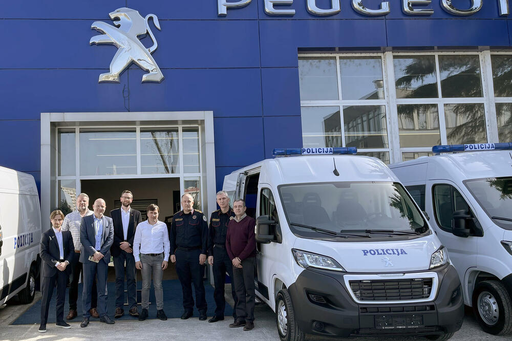 Donacija, Foto: Uprava policije