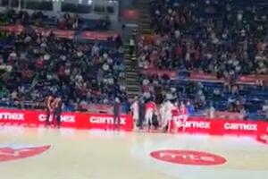 Pokliči Rusiji na utakmici Zvezde u Evroligi (VIDEO)