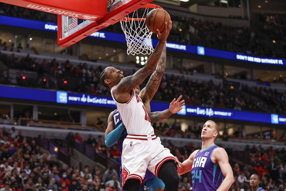 Derozan u duelu sa Šarlotom, Foto: Reuters