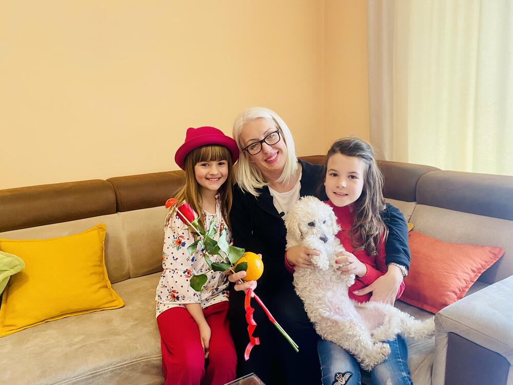 <p>Kako sve djeca mogu pomoći svojim drugarima, odraslima, koliko je bitno da se medjusobno pomažemo</p>