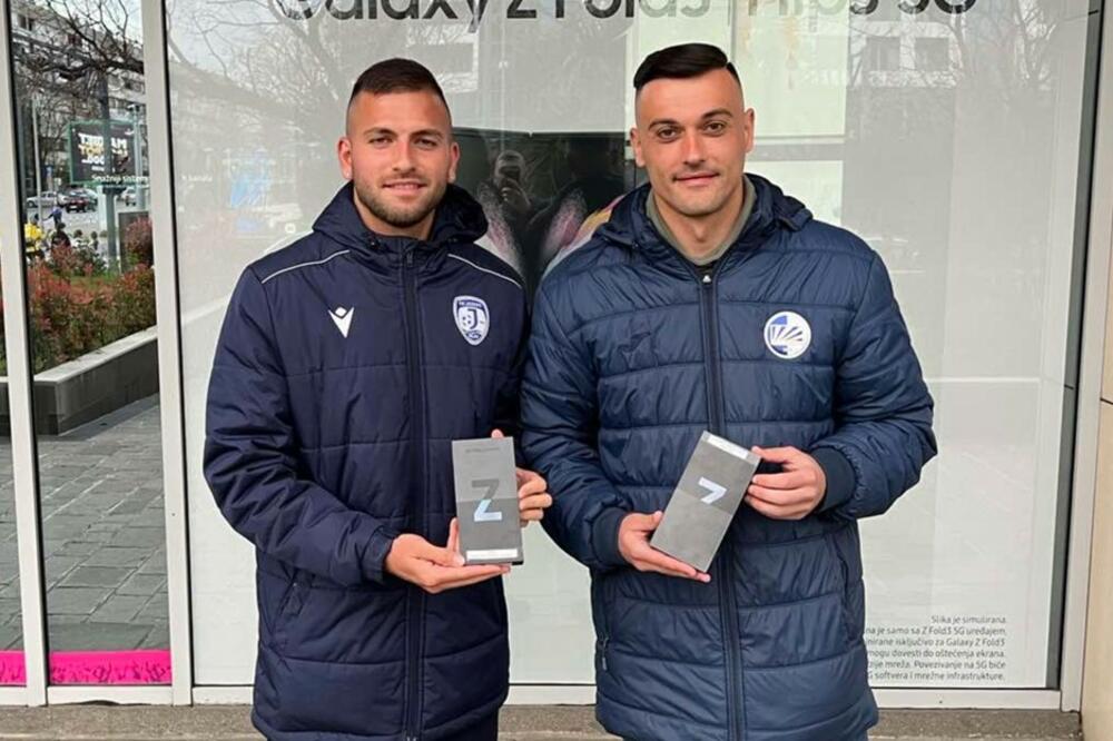 Faust i Giljen sa nagradom, Foto: FSCG