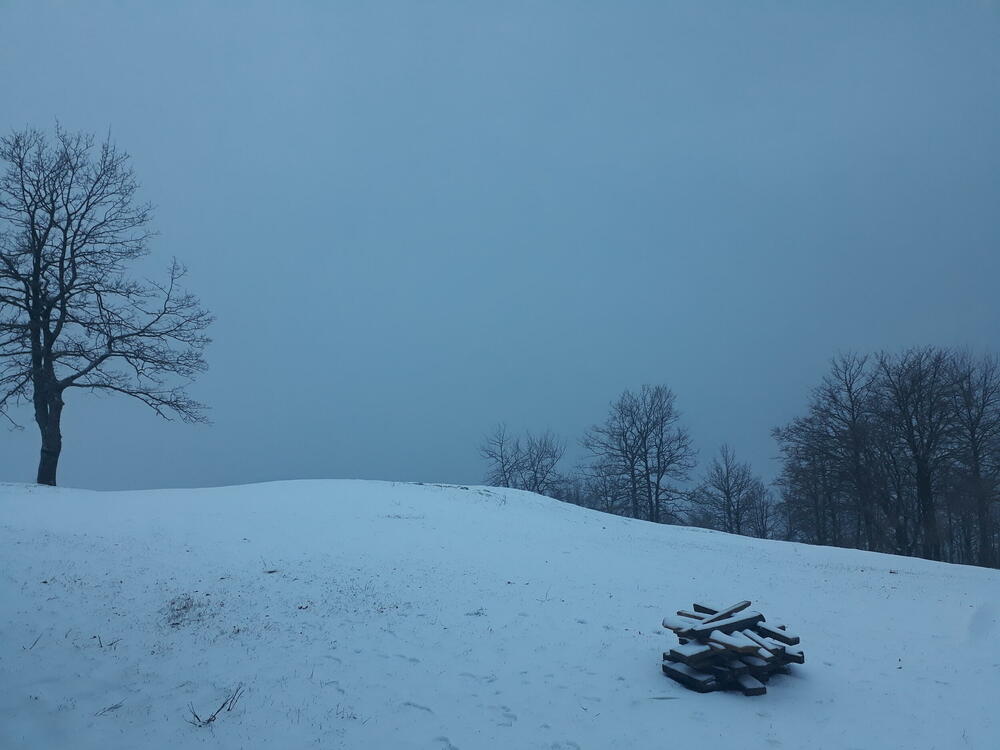 <p>Snimke možete slati putem Fejsbuk<a href="https://www.facebook.com/vijesti.me" target="_blank"> </a>i Instagram stranice, kao i email adrese portal@vijesti.me</p>