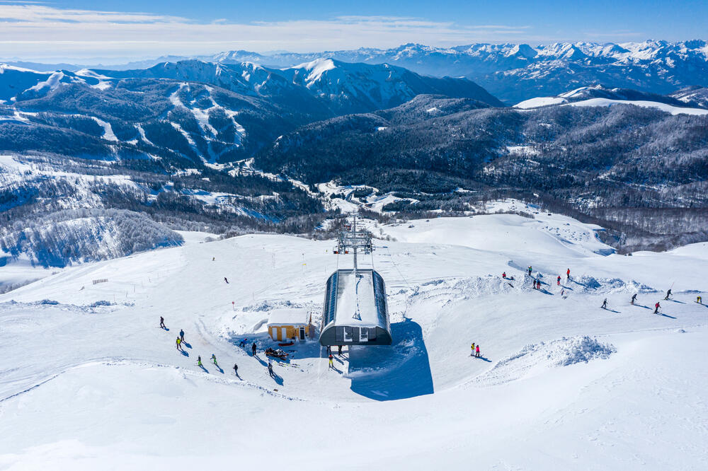 ski slopes accommodate any skill level