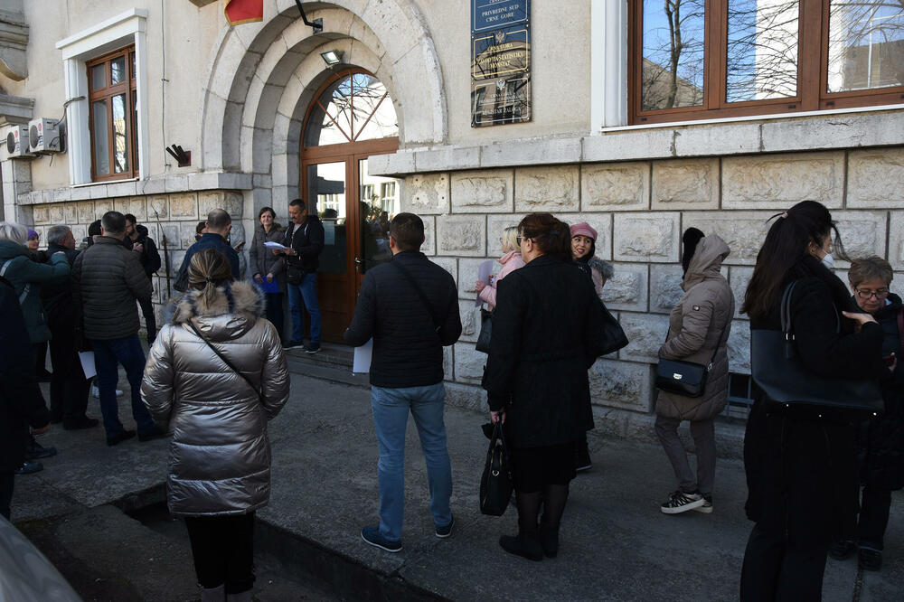 Sa nedavnog protesta ispred Privrednog suda, Foto: LUKA ZEKOVIC