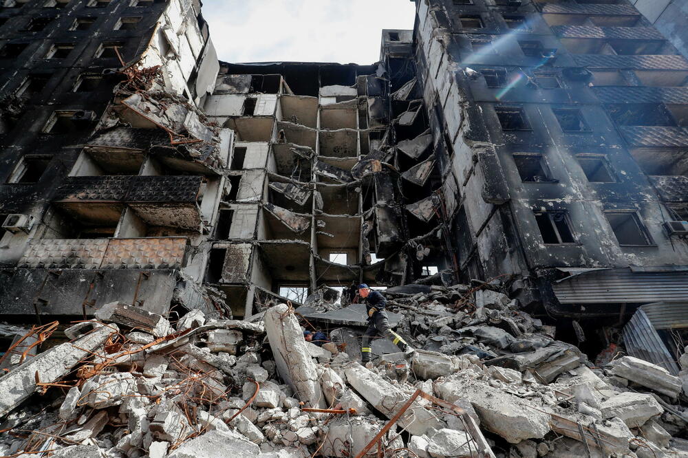 Jedna od uništenih zgrad u Marijupolju, Foto: Reuters