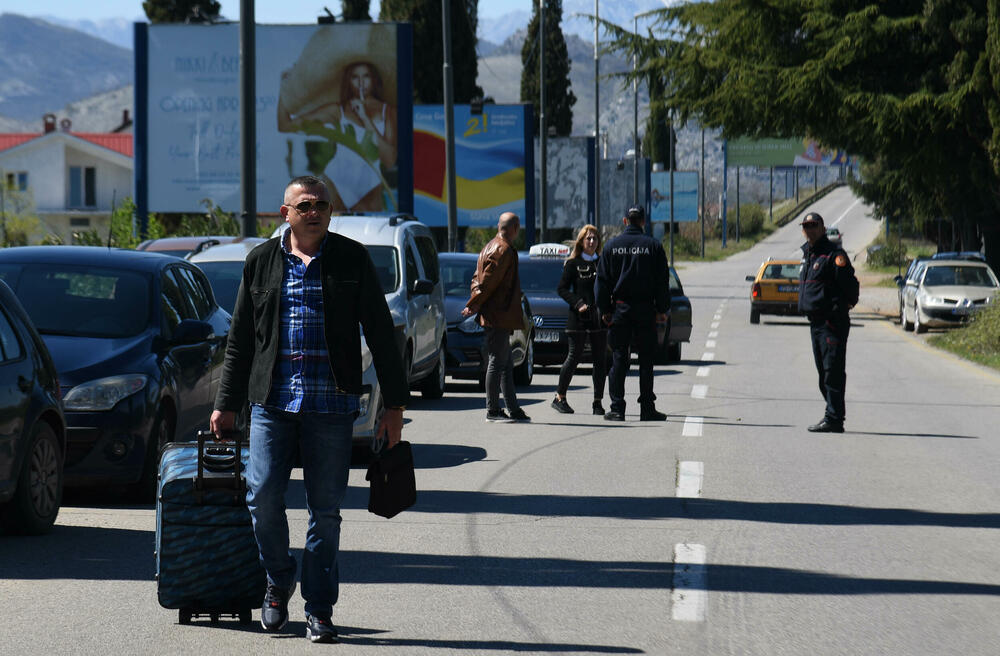 <p>"Prođe i godina, a od obećanja ništa", kazala je jedna od predstavnica radnika Dubravka Đurić</p>