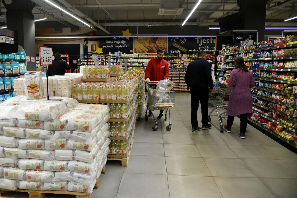 Ukidanje zabrane za Crnu Goru znači uredno snabdijevanje osnovnim namirnicama (Ilustracija), Foto: BORIS PEJOVIC