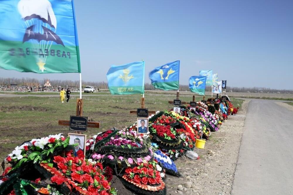 Grobovi ruskih vojnika poginulih u Ukrajini, Foto: BBC