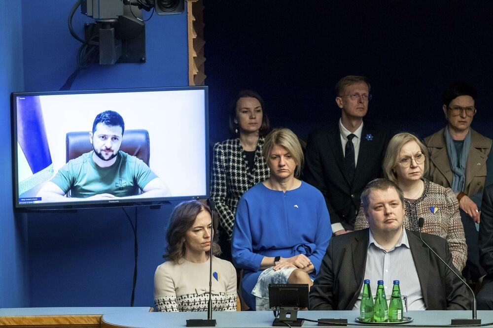 Zelenski se obraća parlamentu Estonije