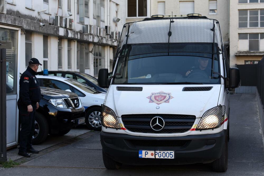 Sa privođenja Jovanovića u SDT, Foto: Boris Pejović