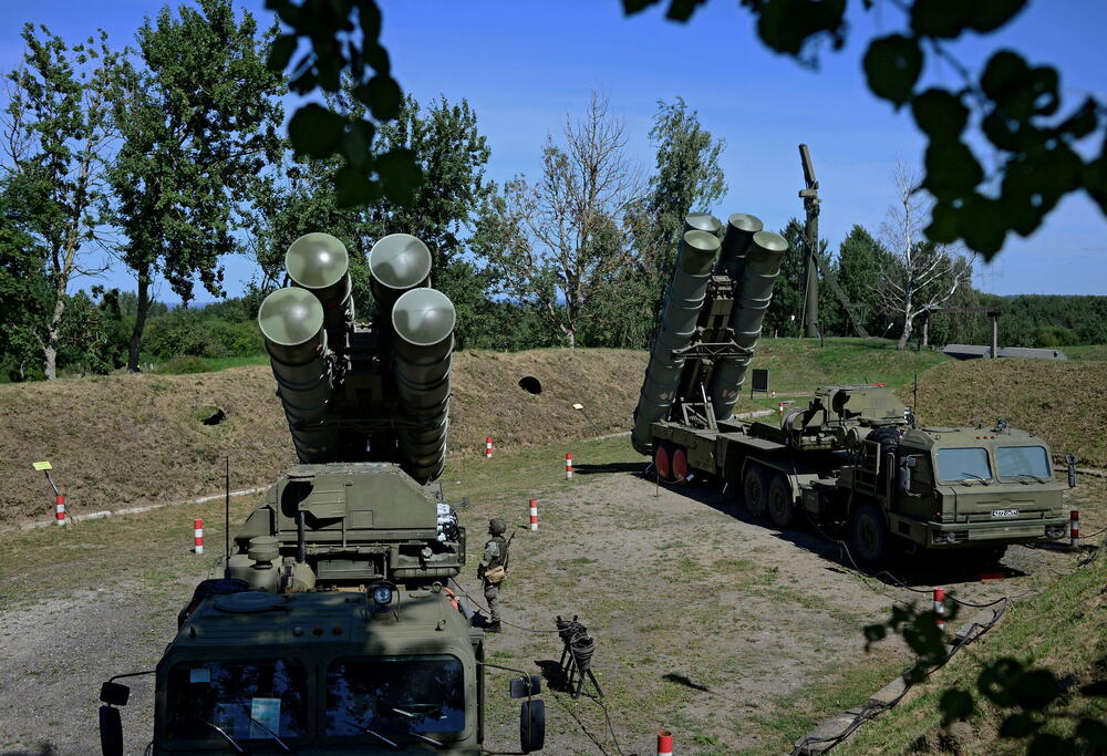 Ruski protivraketni sistem S-400 tokom vojne vježbe u bazi u Kalinjingradu 11. avgusta 2020.
