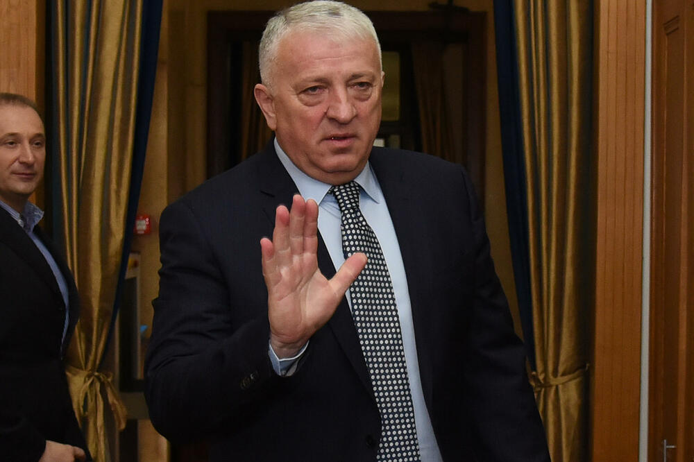 Kum sa formalnim vlasnikom “Bemaxa”: Lazović, Foto: SAVO PRELEVIC