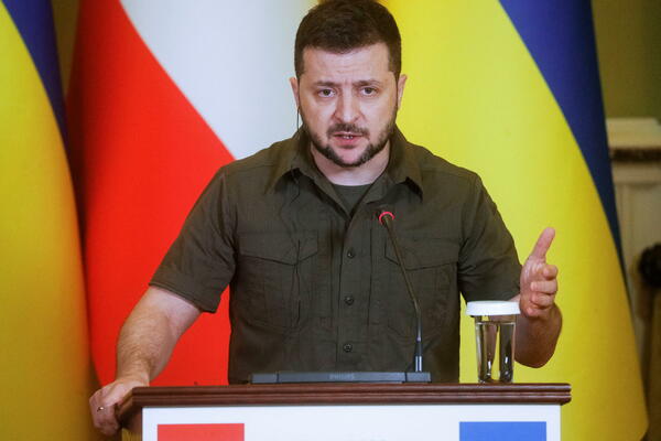 Zelenski: Makron da posjeti Ukrajinu i iz prve ruke se uvjeri da...