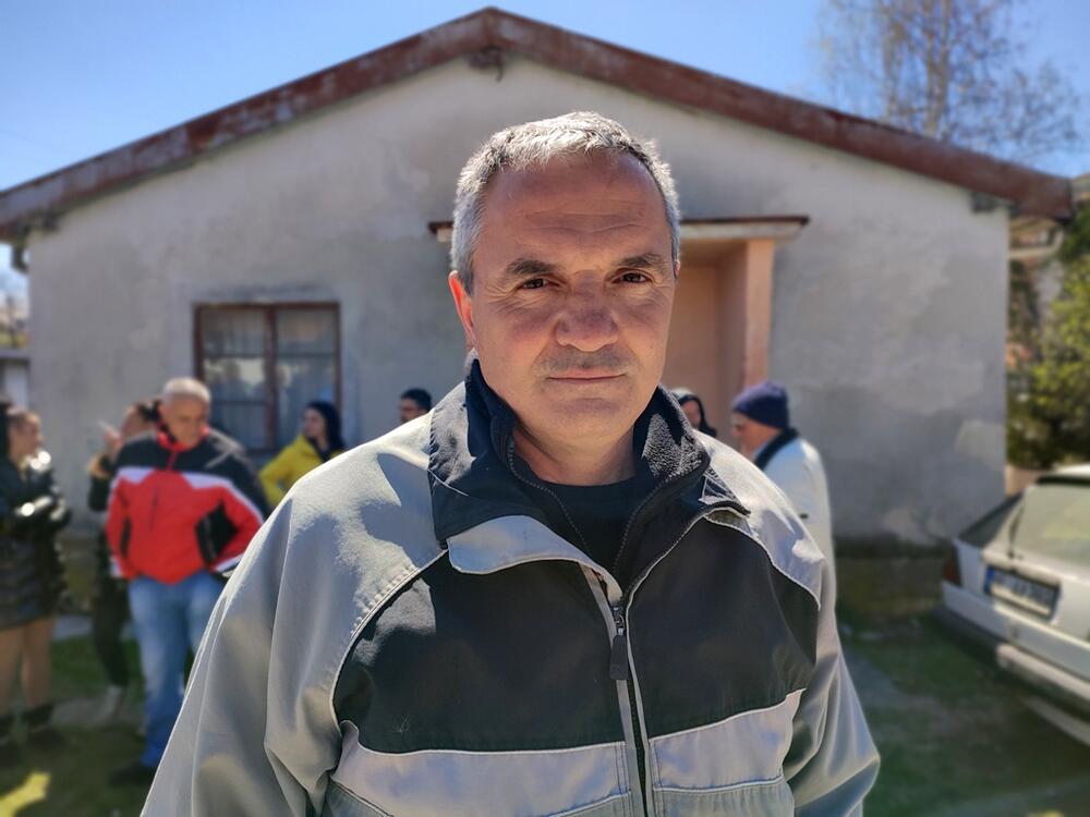 <p>Bivši radnici građevinske firme Prvoborac u Nikšiću odbijaju da napuste barake u koje žive skoro 30 godina, a koje se nalaze na zemljištu čiji je vlasnik 2020.godine postala firma Sab sekjuriti</p>