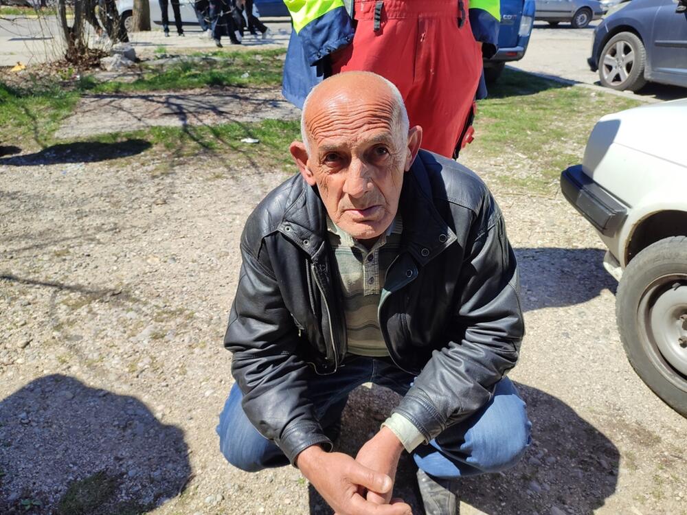 <p>Bivši radnici građevinske firme Prvoborac u Nikšiću odbijaju da napuste barake u koje žive skoro 30 godina, a koje se nalaze na zemljištu čiji je vlasnik 2020.godine postala firma Sab sekjuriti</p>