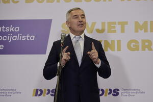 Kolašinski DPS predložio da Đukanović bude predsjednički kandidat
