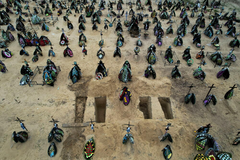 Grobovi u Irpinu, Foto: Reuters