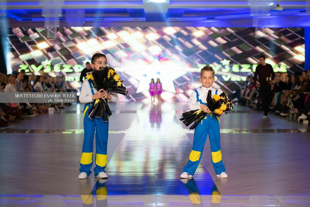 <p>Sinoć su na Imanju Knjaz u Podgorici održane revije Marine Banović, Ane Suevalove, Valentine Mitrović, Bate Spasojevića i studenata Fakulteta za dizajn i multimediju, smjera Modni dizajn...</p>