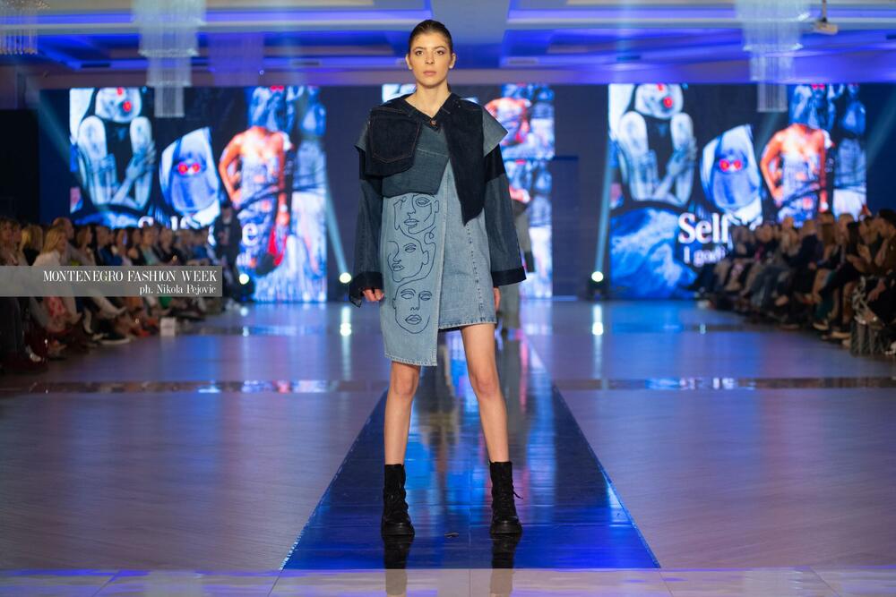 <p>Sinoć su na Imanju Knjaz u Podgorici održane revije Marine Banović, Ane Suevalove, Valentine Mitrović, Bate Spasojevića i studenata Fakulteta za dizajn i multimediju, smjera Modni dizajn...</p>