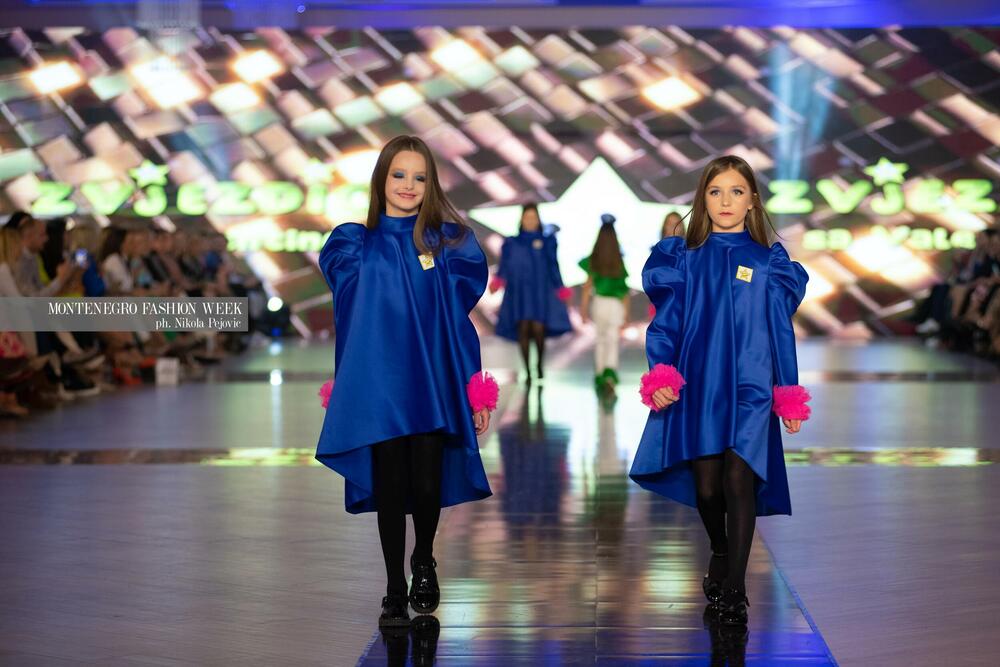 <p>Sinoć su na Imanju Knjaz u Podgorici održane revije Marine Banović, Ane Suevalove, Valentine Mitrović, Bate Spasojevića i studenata Fakulteta za dizajn i multimediju, smjera Modni dizajn...</p>