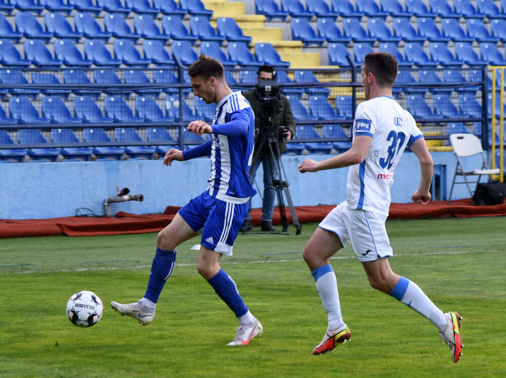 <p>Tim Aleksandra Nedovića savladao najvećeg rivala (3:0) i došao na korak od finala Kupa Crne Gore</p>