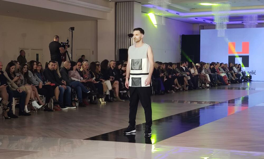 <p>U muzičkom dijelu publika je imala priliku da čuje Nenada Kneževića - Kneza</p>