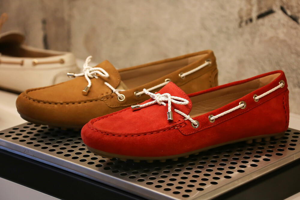 <p>GEOX, vodeća kompanija u kategoriji obuće i razvoju patenata i najsavremenijih tehnologija u ovom segmentu, otvaranjem nove prodavnice u Podgorici nastavlja svoj put inovacija i ponude savršenih rješenja koji će sigurno dovesti do jednog posve novog iskustva potrošača u Podgorici i Crnoj Gori</p>