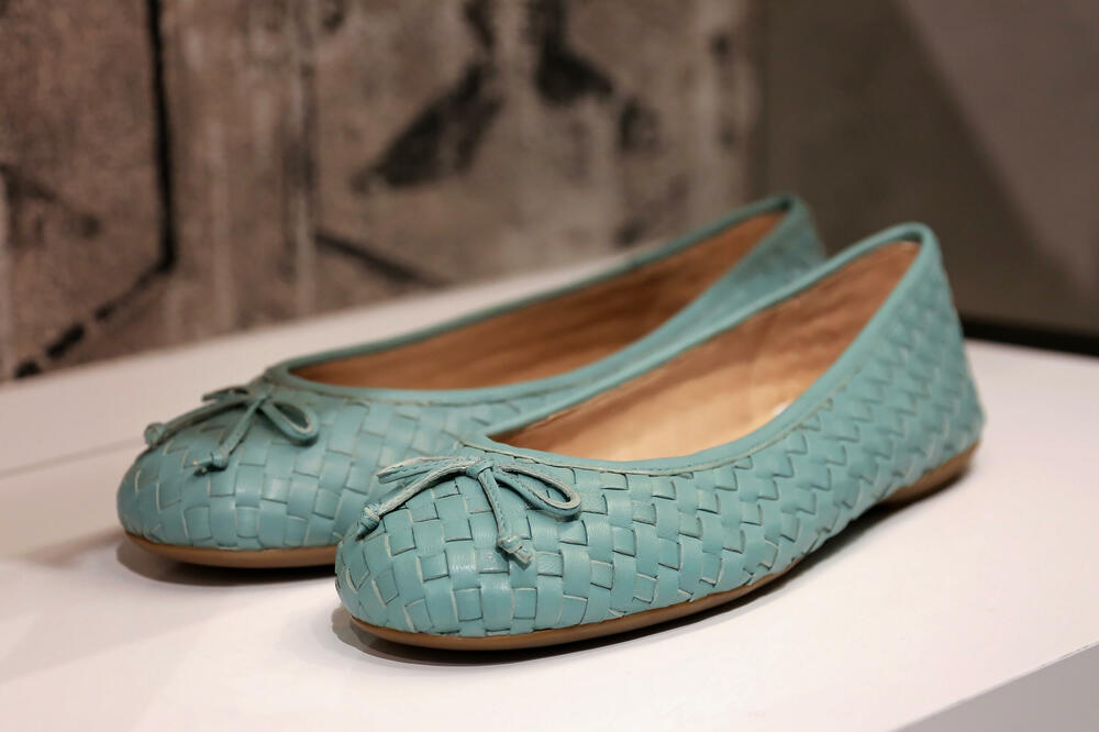 <p>GEOX, vodeća kompanija u kategoriji obuće i razvoju patenata i najsavremenijih tehnologija u ovom segmentu, otvaranjem nove prodavnice u Podgorici nastavlja svoj put inovacija i ponude savršenih rješenja koji će sigurno dovesti do jednog posve novog iskustva potrošača u Podgorici i Crnoj Gori</p>