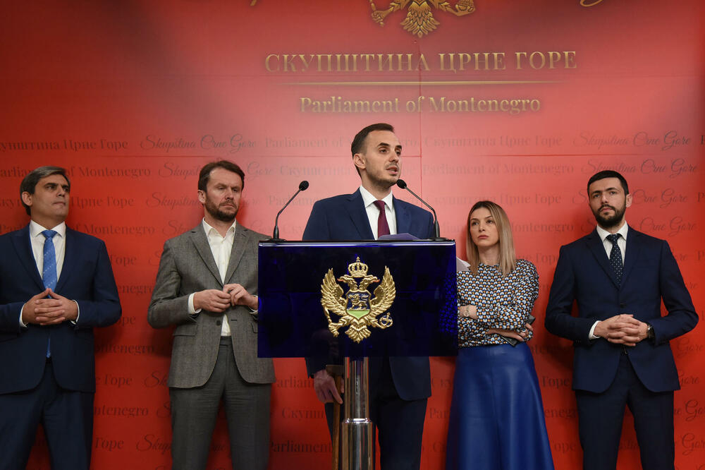 Predstavnici nove parlamentarne većine na jučerašnjem presu, Foto: Luka Zeković