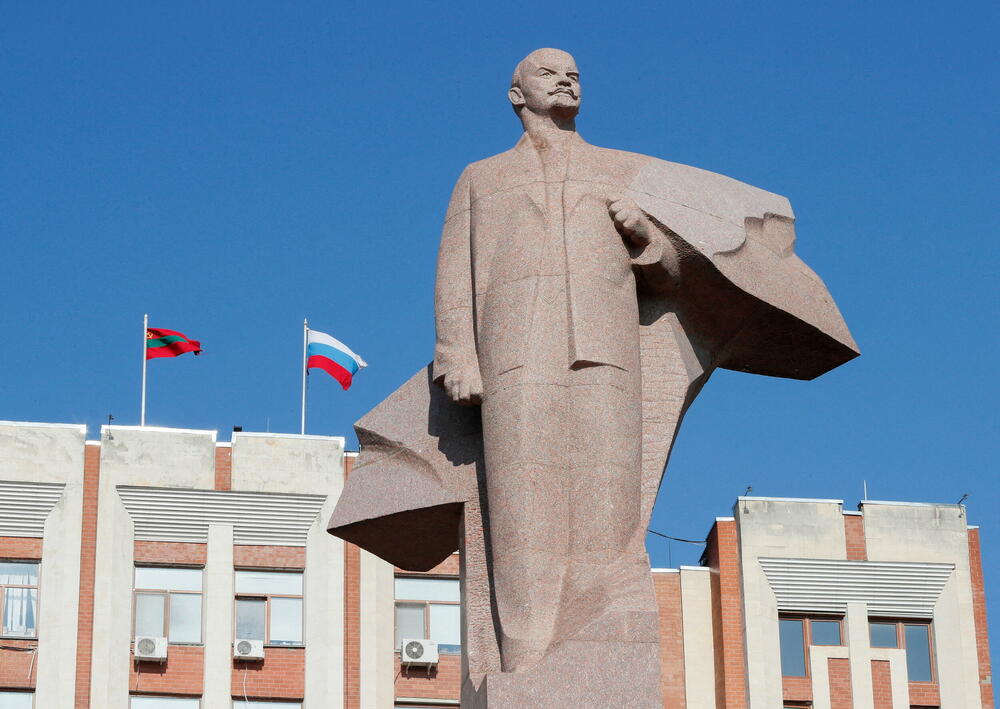 Lenjinova statua ispred zgrade parlamenta u Tiraspolju u Pridnjestrovlju