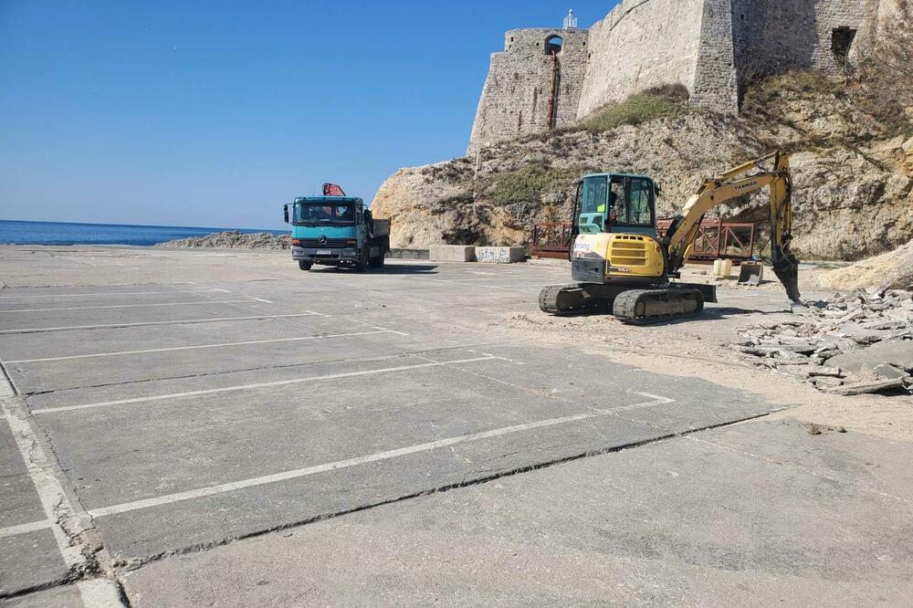 Radovi stopirani, Foto: Samir Adrović