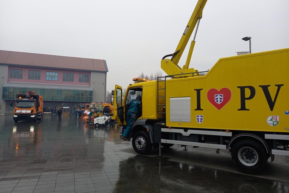 Dio opreme Čistoće ranije izložen na gradskom trgu, Foto: Goran Malidžan