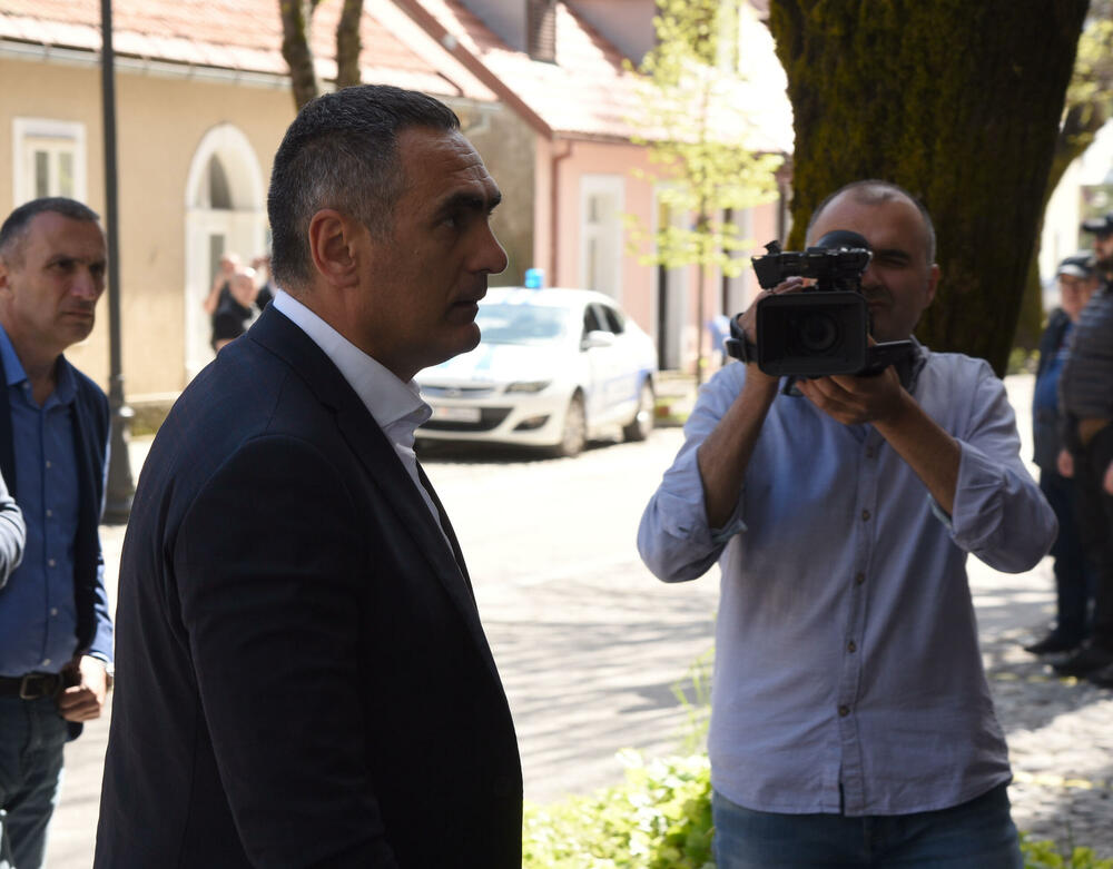 <p>Vlada premijera Dritana Abazovića imaće 18 ministarstava, četiri potpredsjednika/ce koji su ujedno i resorni ministri odnosno ministarke i dva ministra bez portfelja</p>