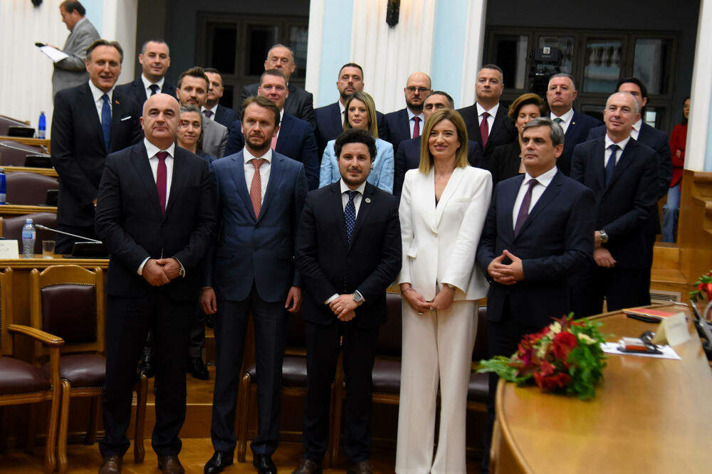 Abazovićev kabinet, Foto: Boris Pejović