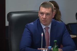 Adžić: Još jednom razmotriti odluku o novom sistemu obračuna plata...