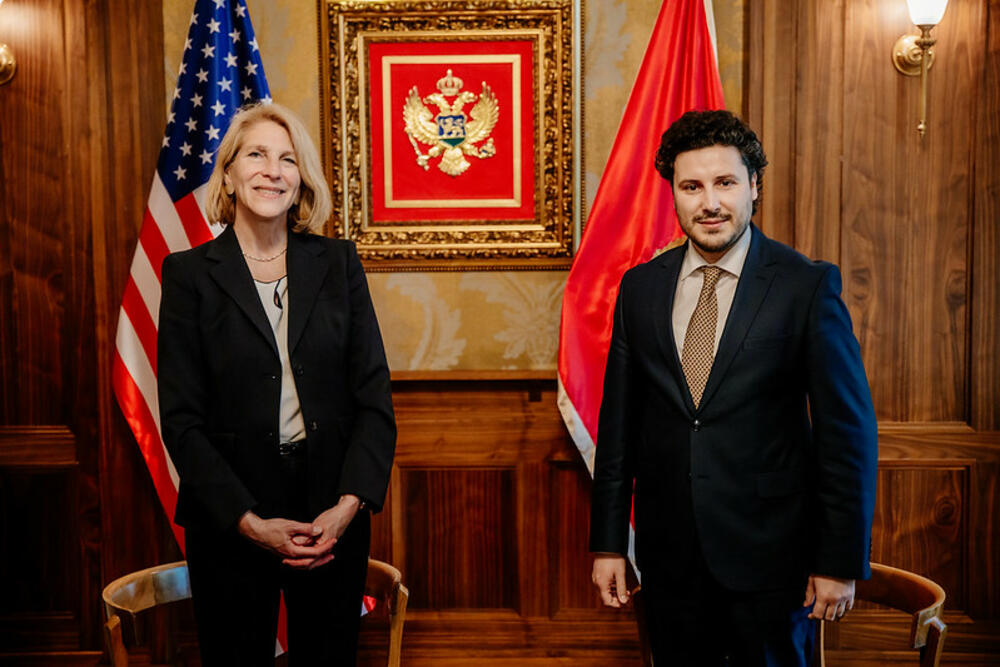 <p>"Vaša vizija je snažna i vjerujemo da je budućnost Crne Gore u EU. Dajemo punu podršku vašem integracionom putu", kazala je Donfrid</p>