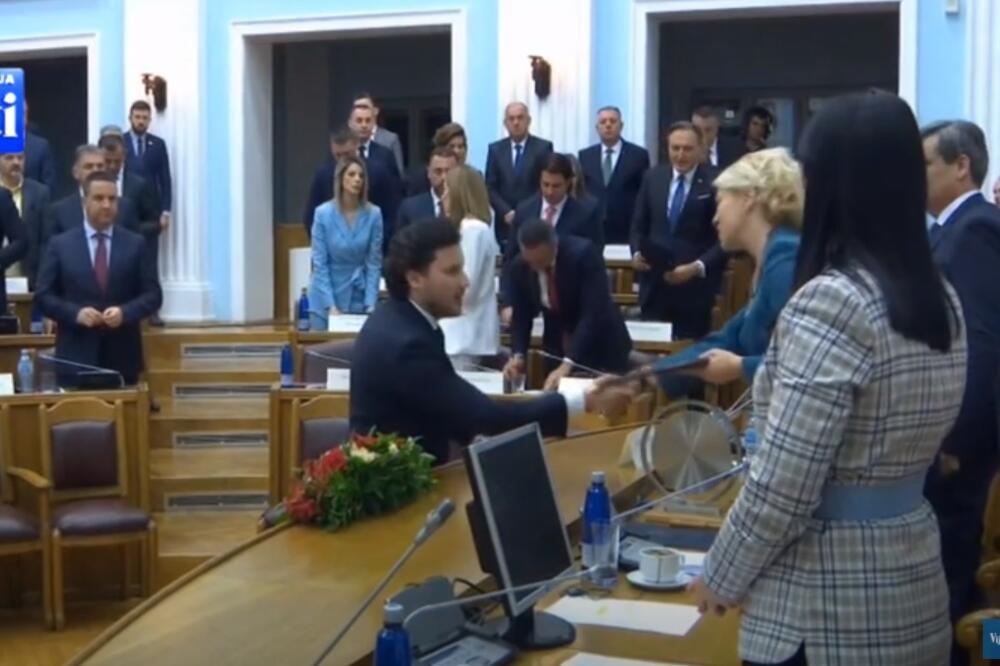 Sa sjednice Skupštine Crne Gore održane na Cetinju 28. aprila na kojoj je izabrana 43. Vlada Crne Gore premijera Dritana Abazovića, Foto: Screenshot/TV Vijesti